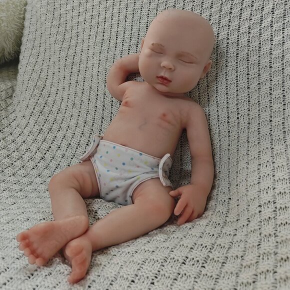 45cm Sleeping Full Platinum Silicone Reborn Baby Dolls Newborn Girl 5.94lbs Baby - Picture 9 of 15